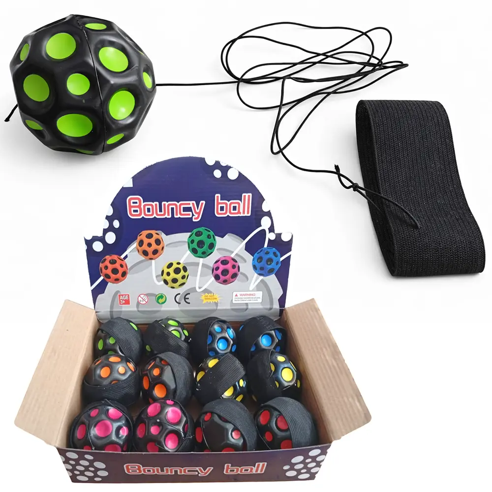 Zdjęcie produktu Piłka na gumce z rzepem skaczaca antystresowa odbijająca Bouncy Ball 3+ mix kolor 1 szt. 