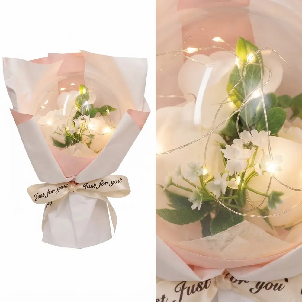 Zdjęcie produktu Wieczny Bukiet Róż Białych i Ecru w Kuli Z Łańcuchem LED i Wstążką 25 cm 1124 na Baterie